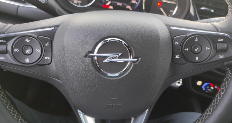 Opel Insignia cena 87999 przebieg: 10625, rok produkcji 2022 z Bytów małe 121